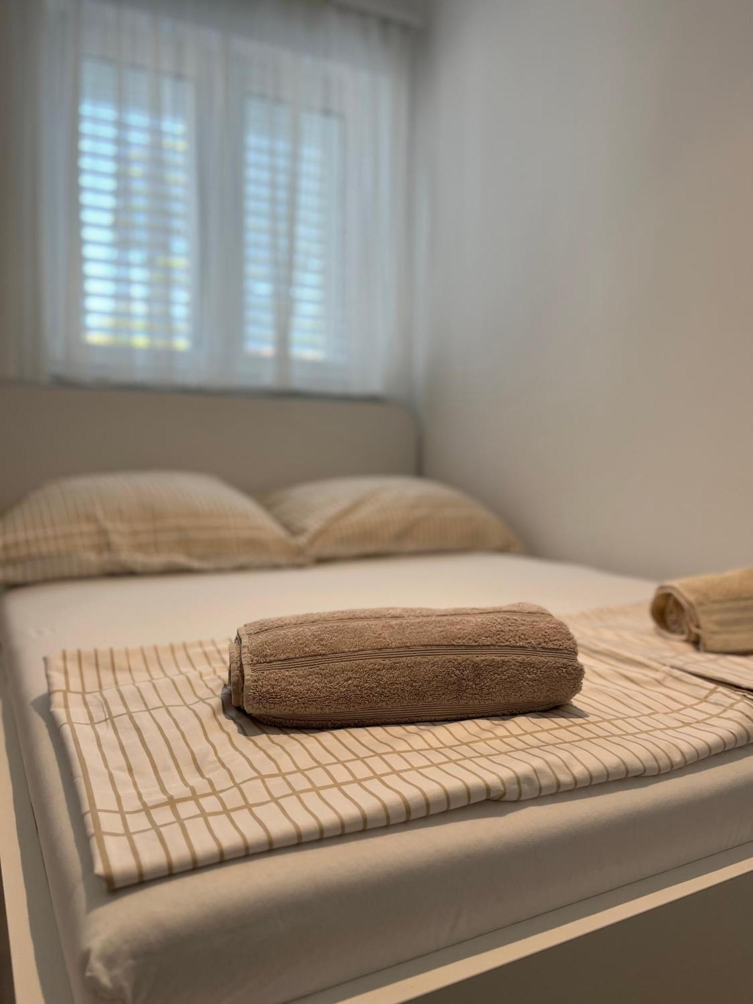 Neue Familienwohnung Meerblick - Klima & Parkplatz Apartment Makarska