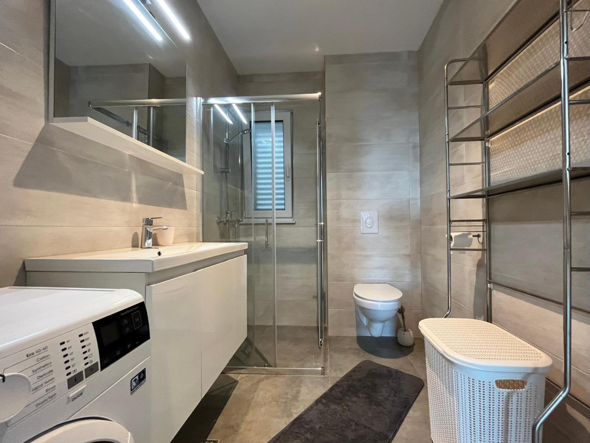 Neue Familienwohnung Meerblick - Klima & Parkplatz Apartmán *