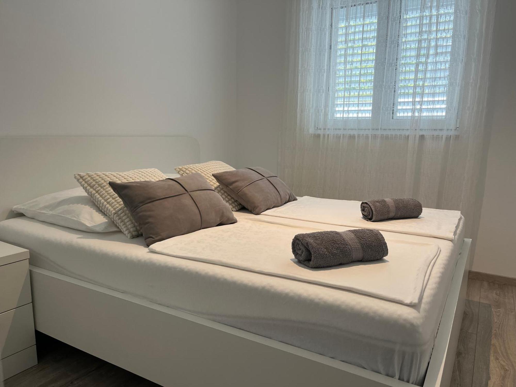 Neue Familienwohnung Meerblick - Klima & Parkplatz Apartment *