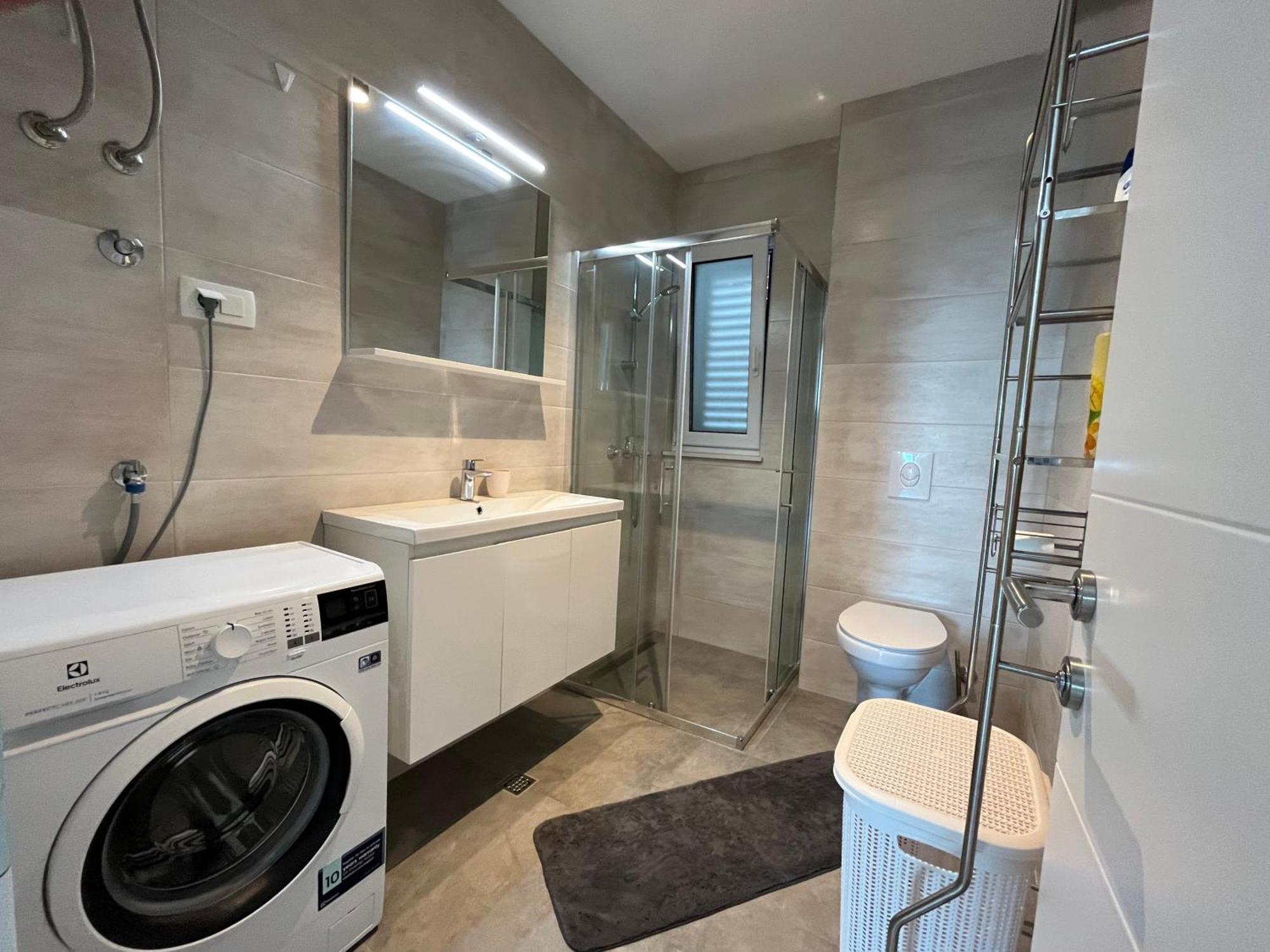 Neue Familienwohnung Meerblick - Klima & Parkplatz Makarska